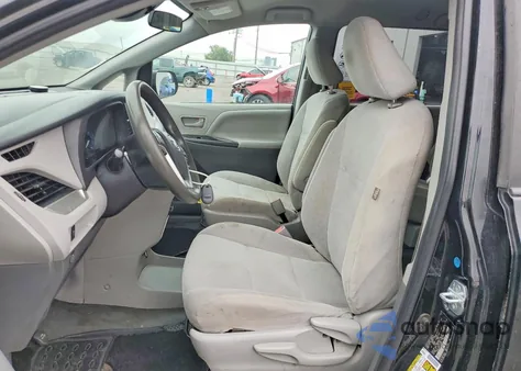 2020 Toyota Sienna L z USA, uszkodzony, nr VIN 5TDZZ3DC4LS087681